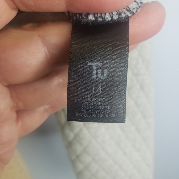 Tu Navy and Gray Quilt Sweatshirt - Picture 5 of 6